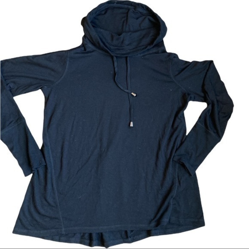 Cable & Gauge size large incredibly soft silky long sleeve top drawstring